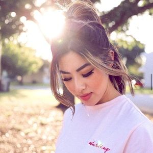 Meet your Posher, Eva